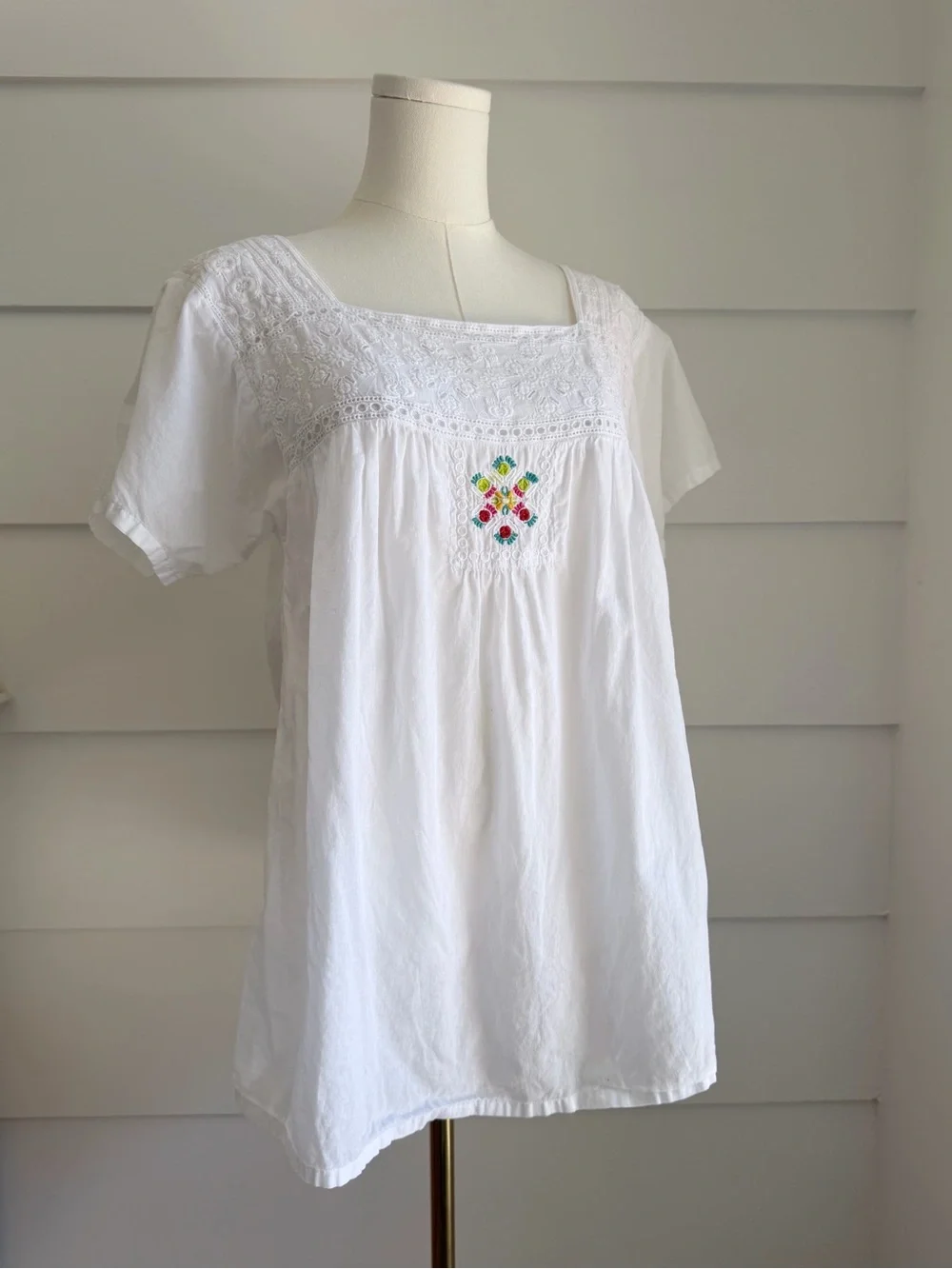 Johnny Was Bohemian White Square-Neck Embroidered Tunic Blouse S
